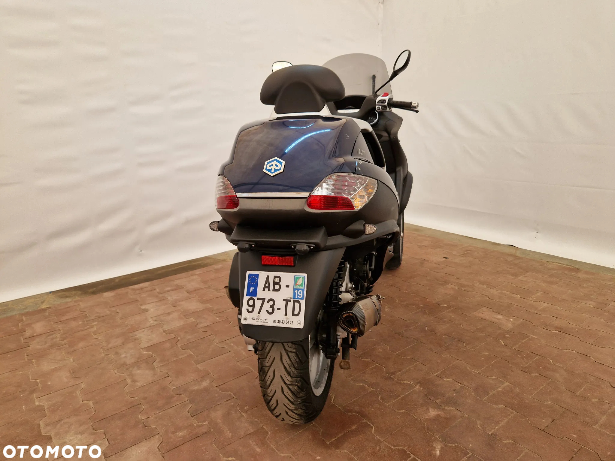 Piaggio MP-3 - 13