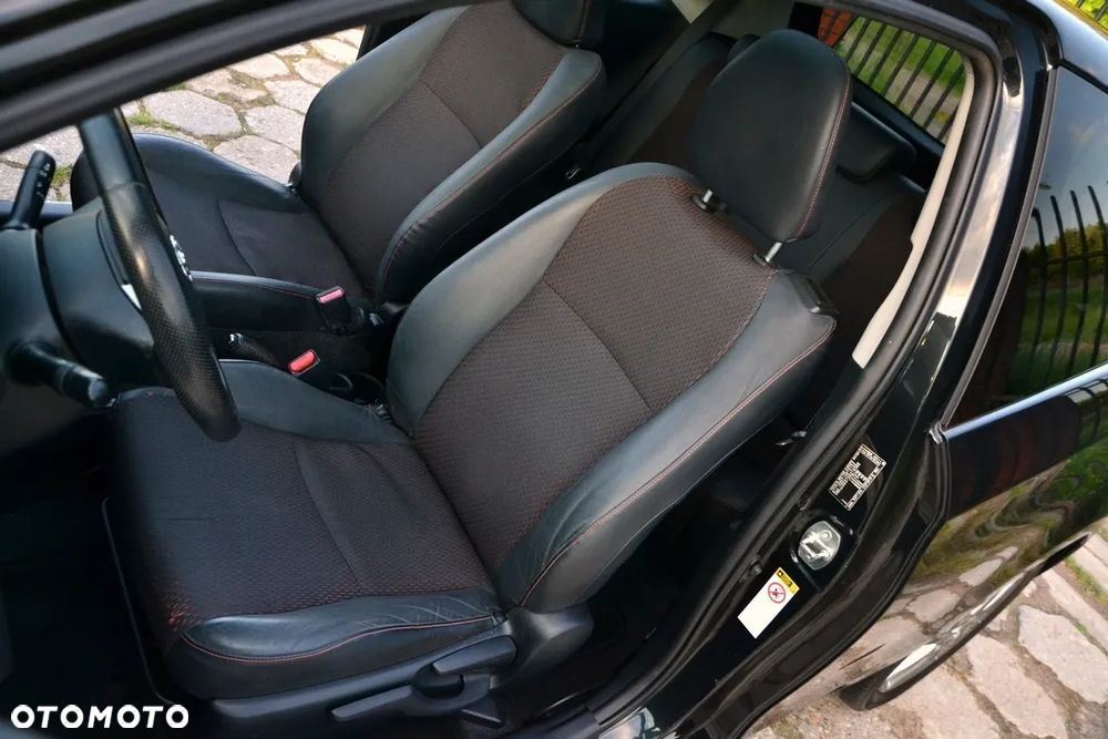 Toyota Yaris 1.33 VVT-i Executive - 17