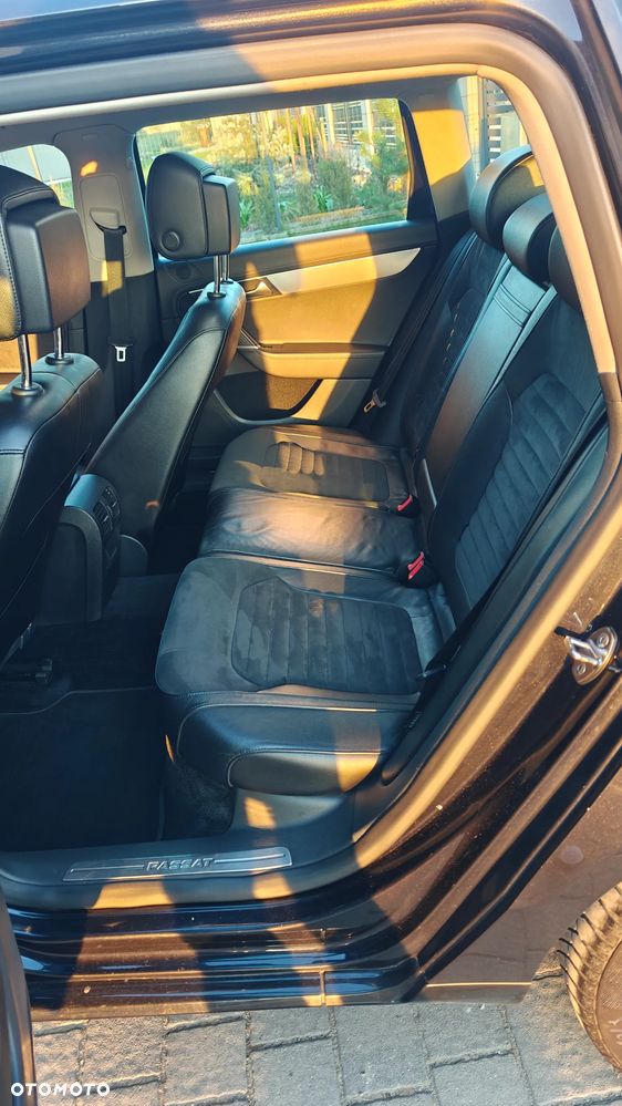 Volkswagen Passat 2.0 TDI DPF Highline - 12