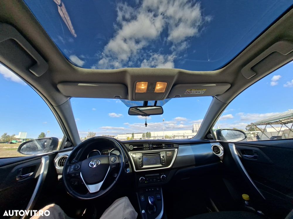 Toyota Auris 1.8 L VVT-i Hybrid Sol - 4