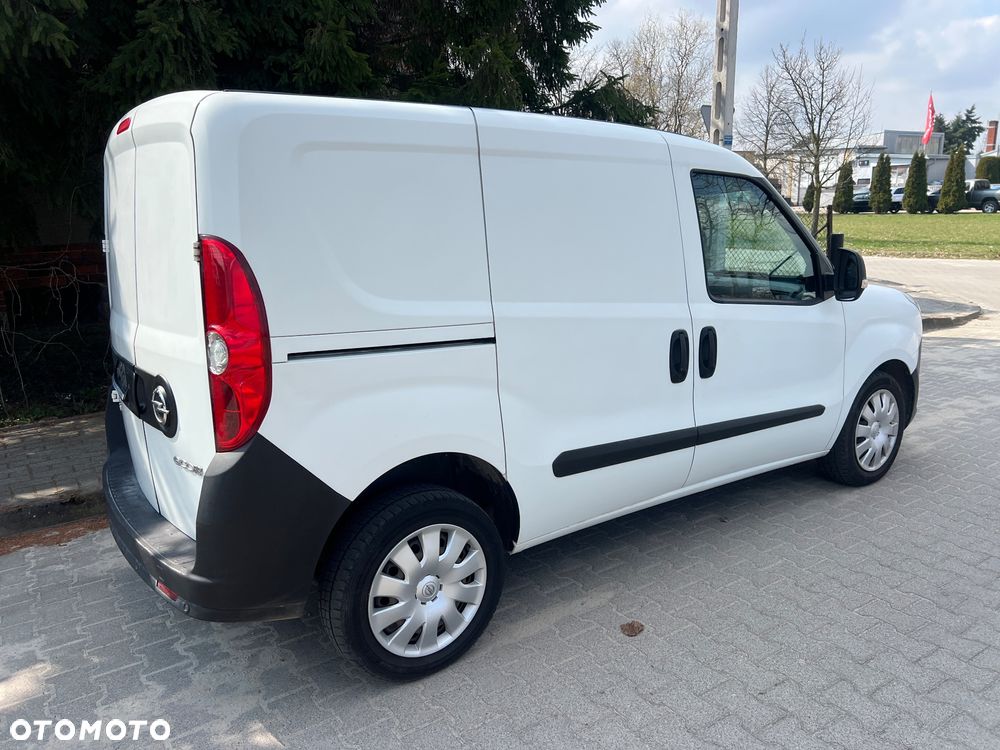 Opel COMBO - 13