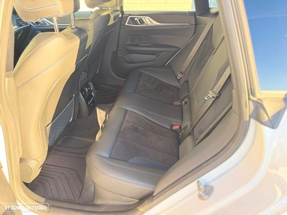 BMW i4 eDrive40 Desportiva M - 23