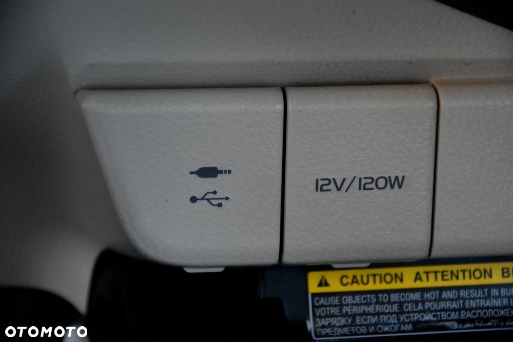 Toyota Camry 2.5 Hybrid Executive CVT - 30