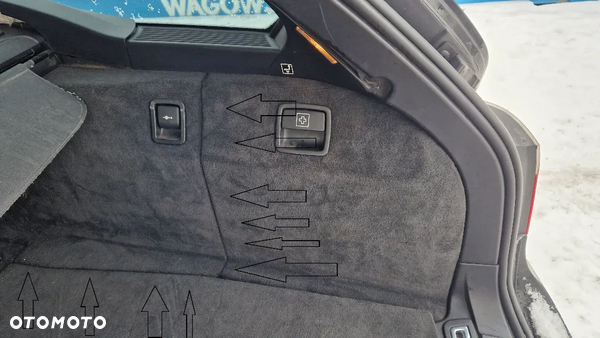 BMW E61 BOCZEK BAGAŻNIKA PRAWY TYŁ