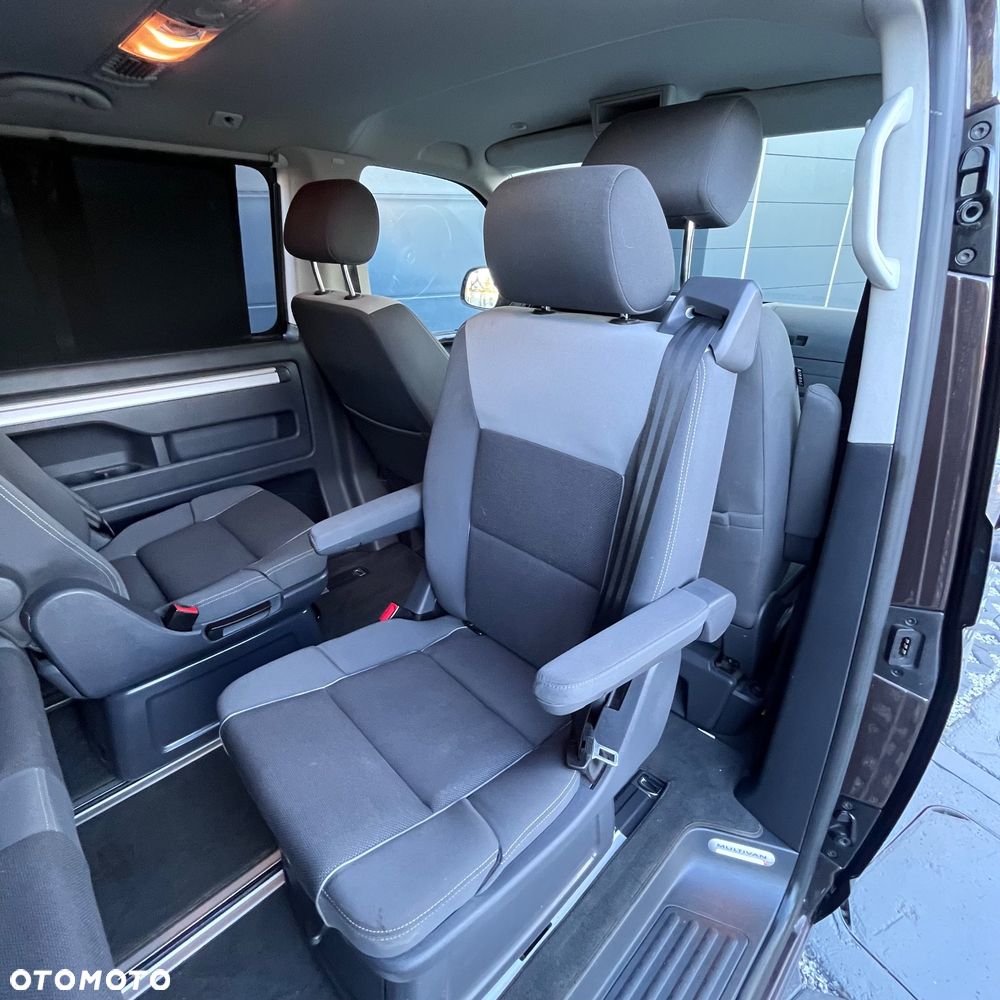 Volkswagen Multivan - 11