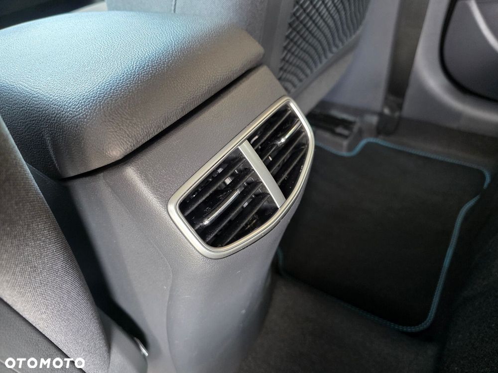 Hyundai IONIQ - 19