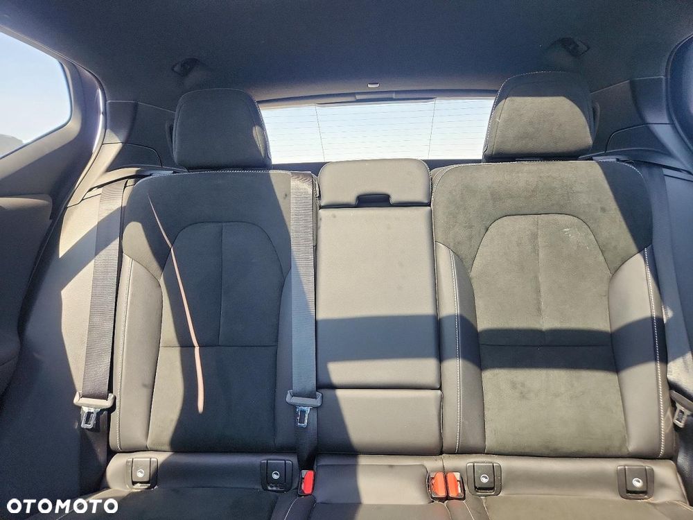 Volvo XC 40 T5 AWD R-Design - 10