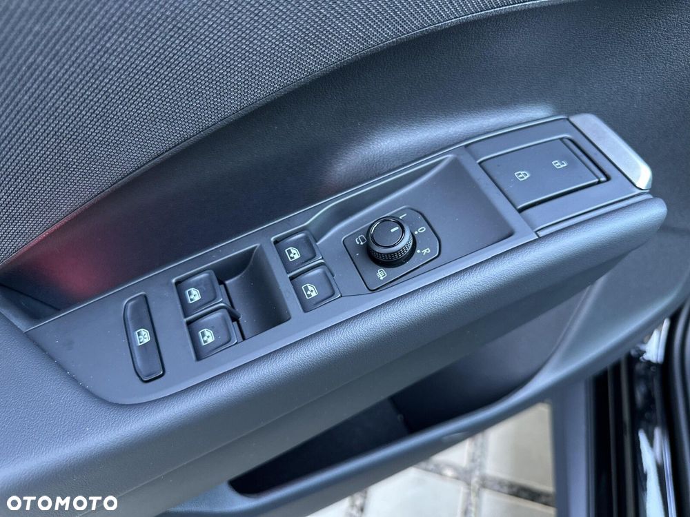 Volkswagen T-Roc - 19