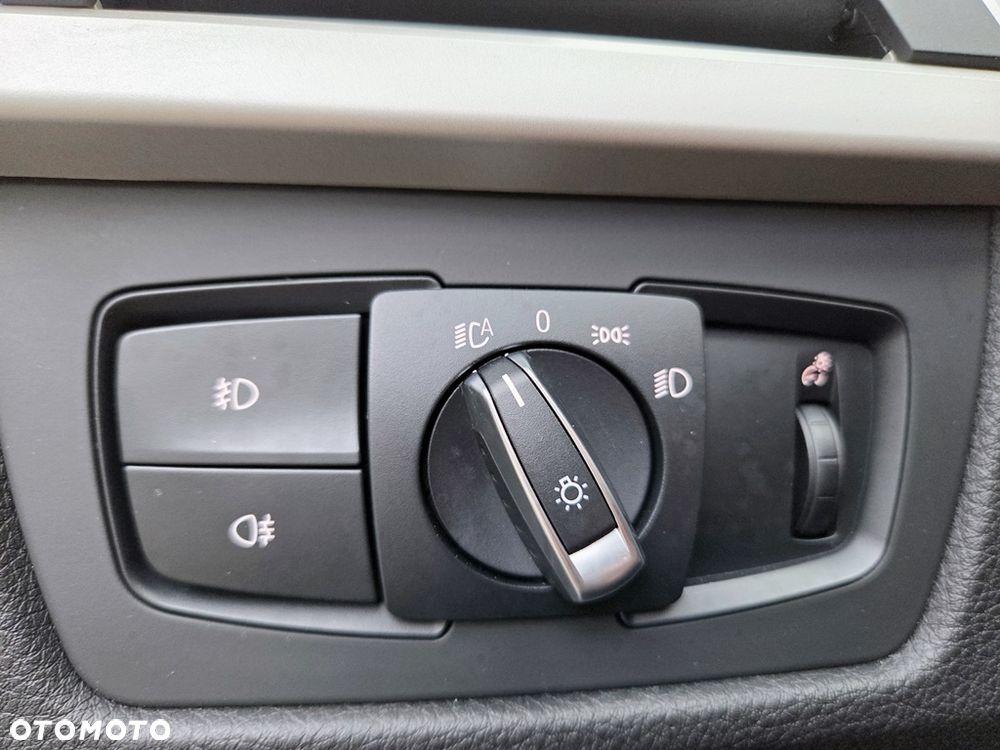 BMW Seria 3 318d Edition Luxury Line Purity - 22