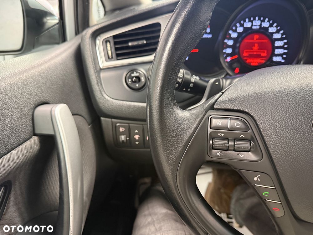Kia Ceed - 16
