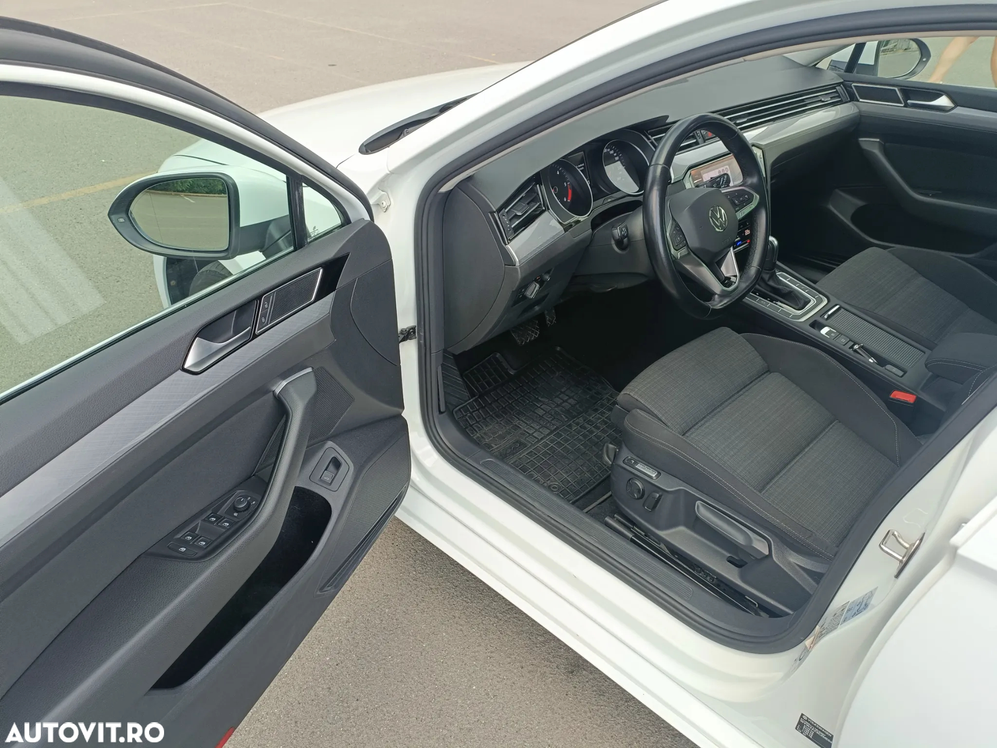 Volkswagen Passat Variant 2.0 TDI SCR DSG Business - 13