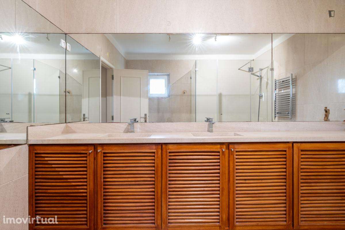 Quarto - localizado em Oeiras Lisbon - Grande imagem: 3/30