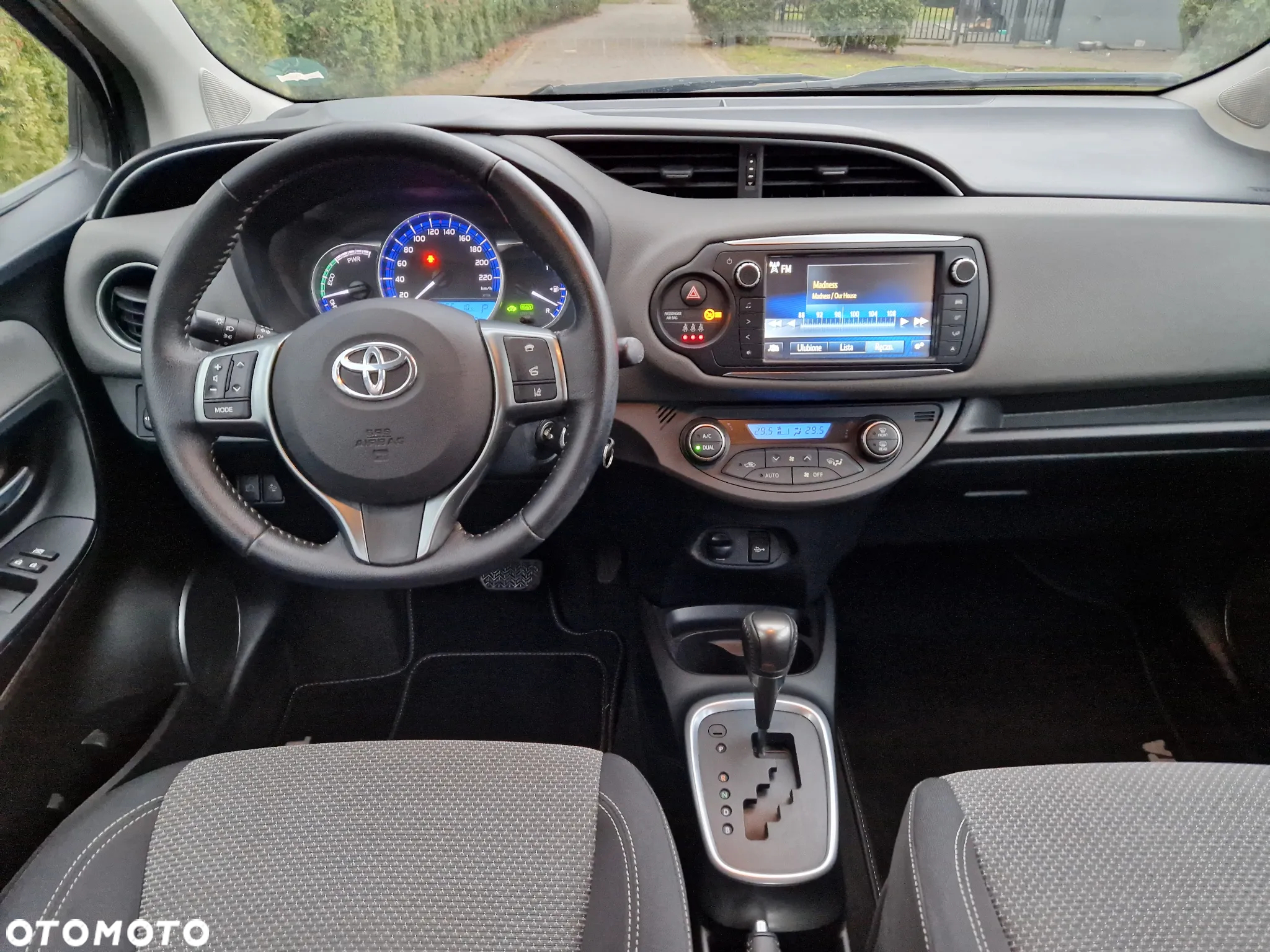 Toyota Yaris - 12