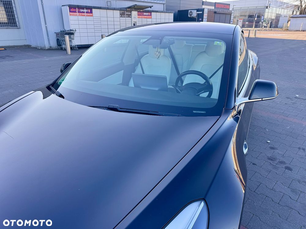 Tesla Model 3 - 14