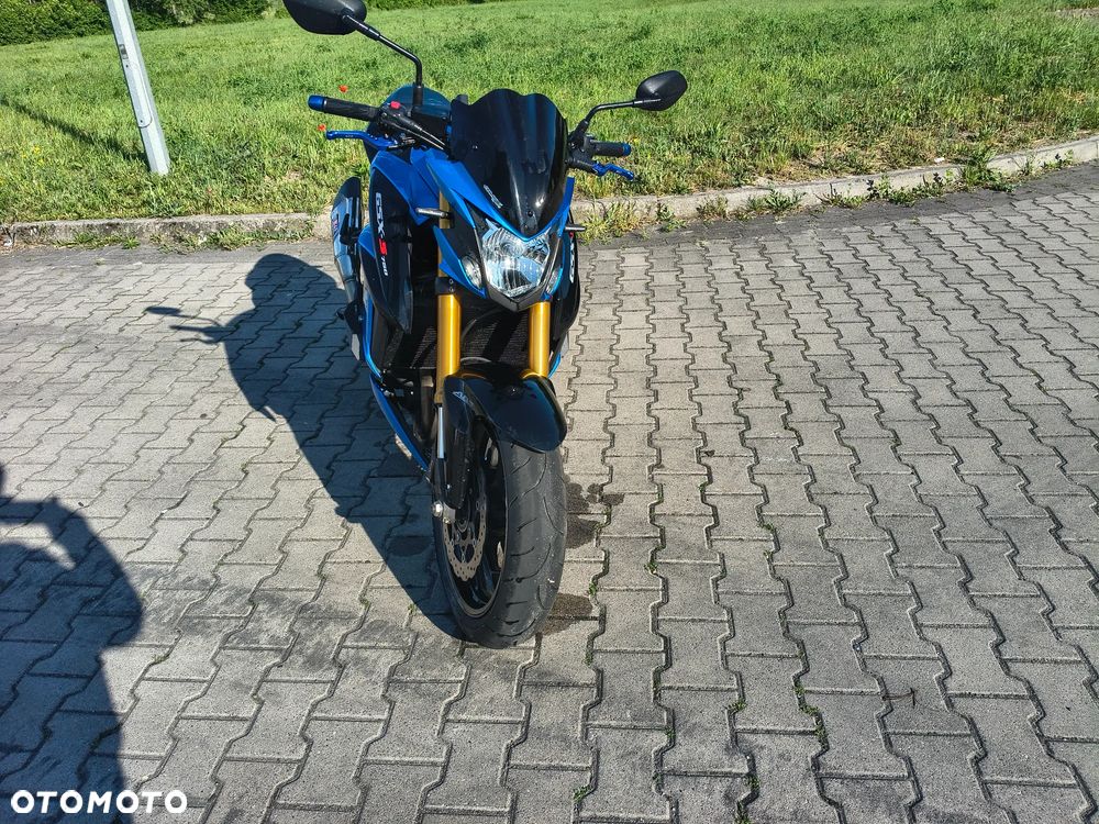 Suzuki GSX - 7