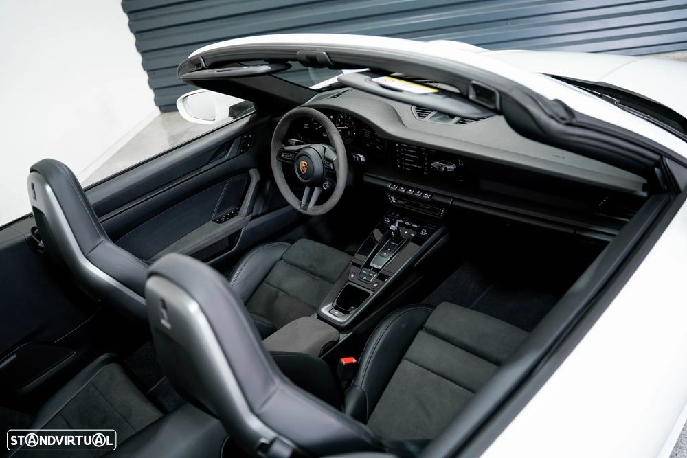 Porsche 911 (992) Carrera 4 GTS PDK - 29