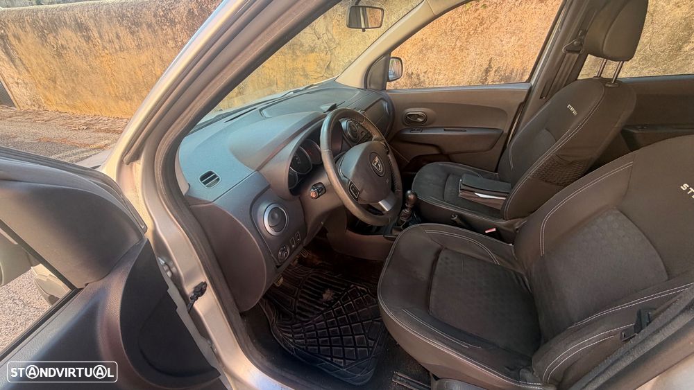 Dacia Lodgy 1.5 dCi Stepway 7L - 8