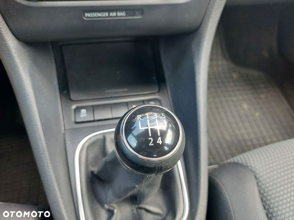 Volkswagen Golf - 24