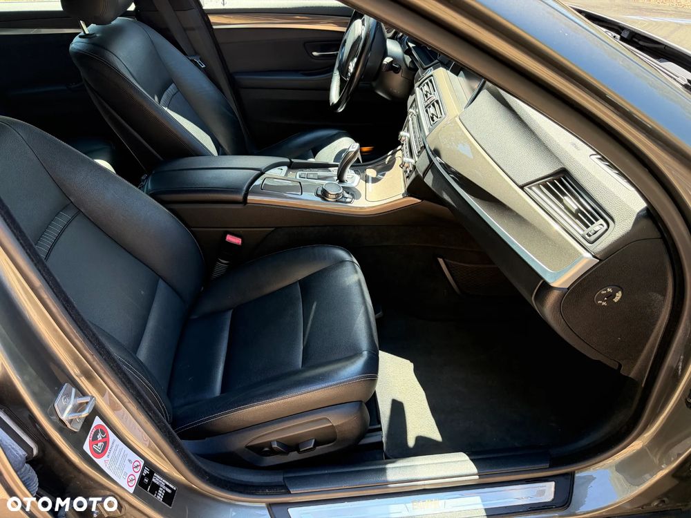 BMW Seria 5 530d Modern Line - 19