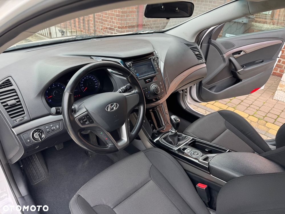 Hyundai i40 i40cw 1.6 Fifa World Cup Edition - 28