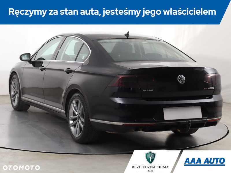 Volkswagen Passat - 6