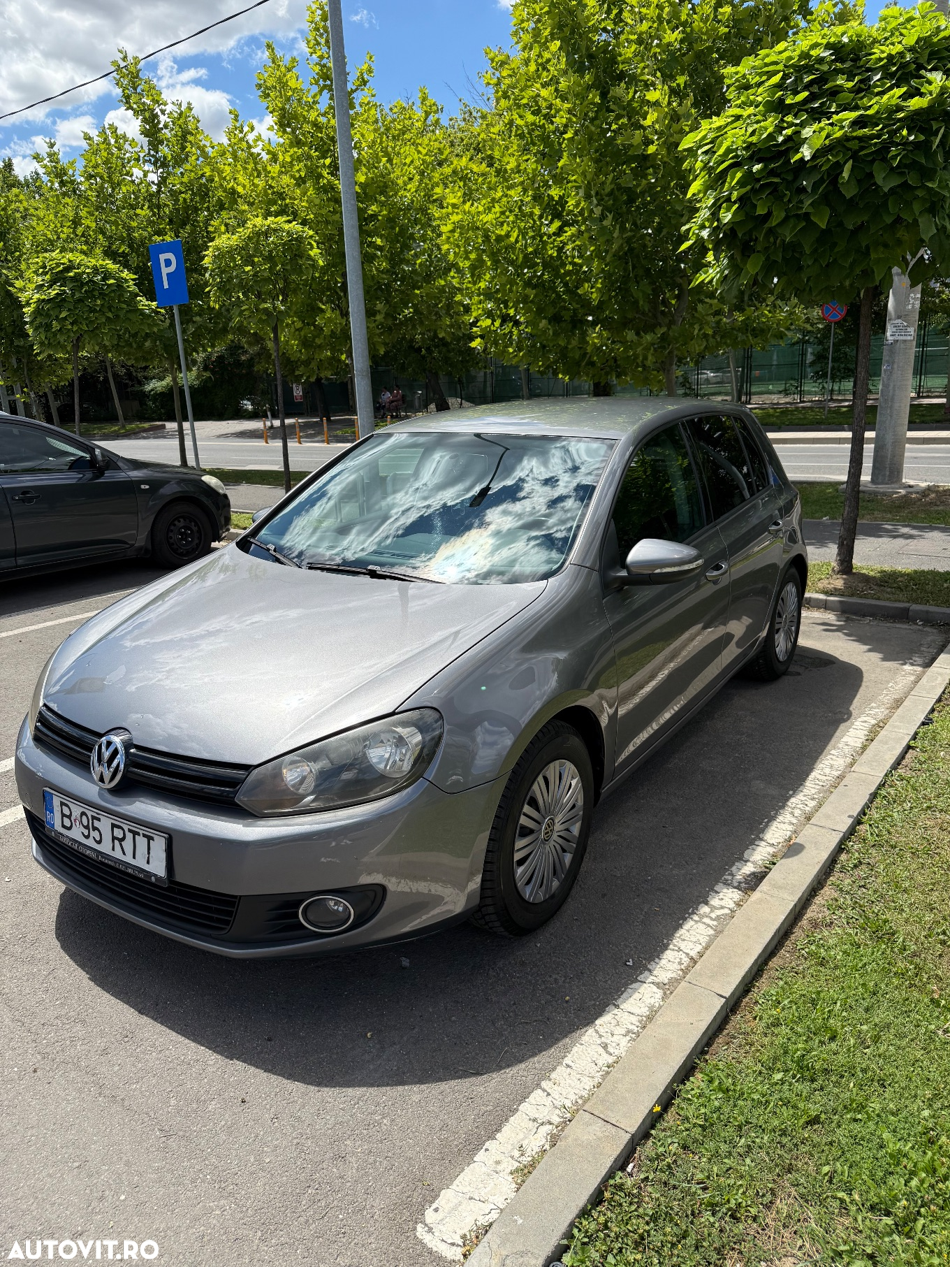 Volkswagen Golf - 2