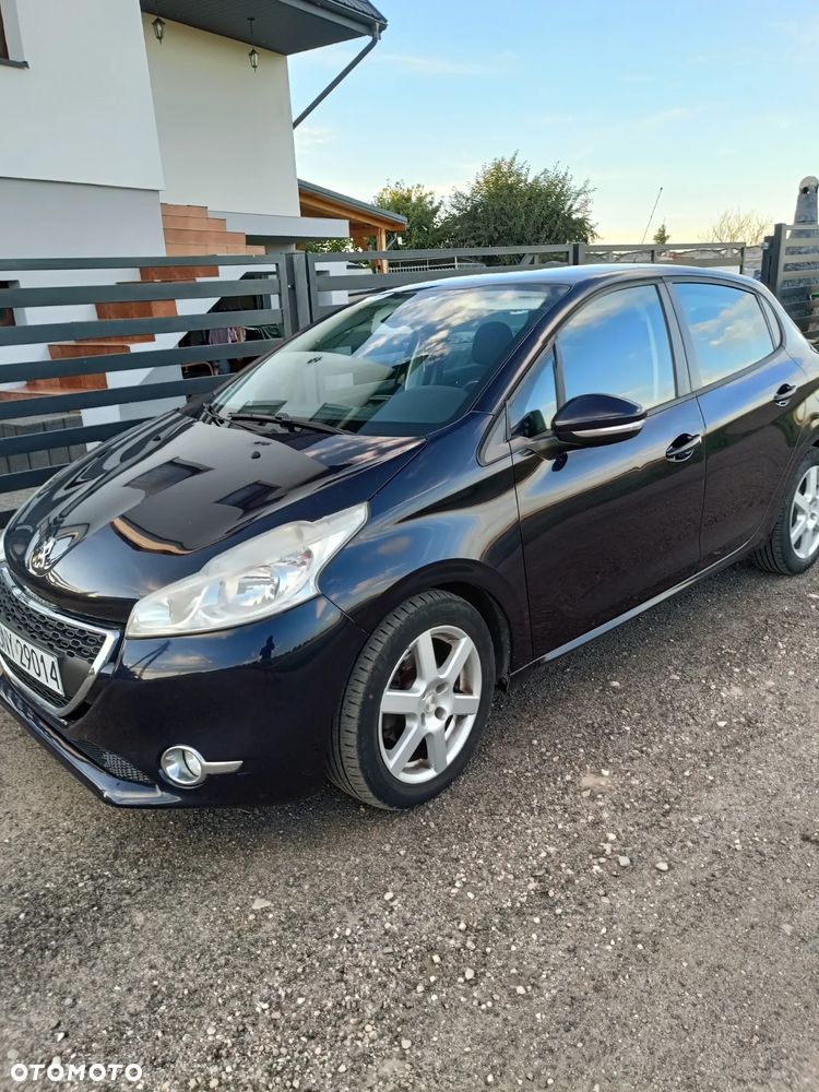 Peugeot 208 - 5