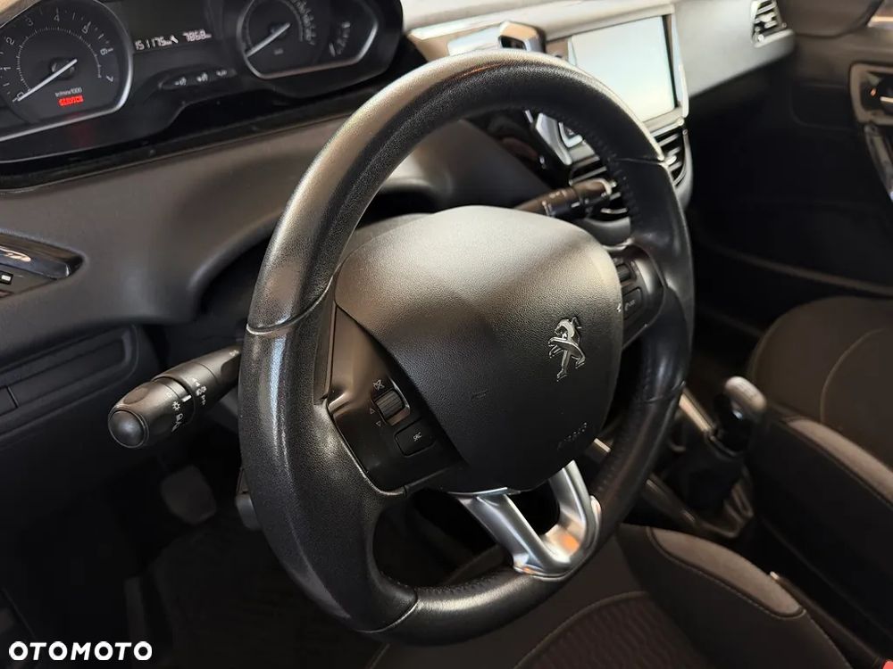 Peugeot 208 1.2 PureTech Allure - 22