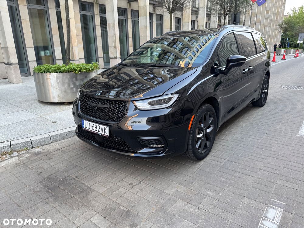 Chrysler Pacifica - 2