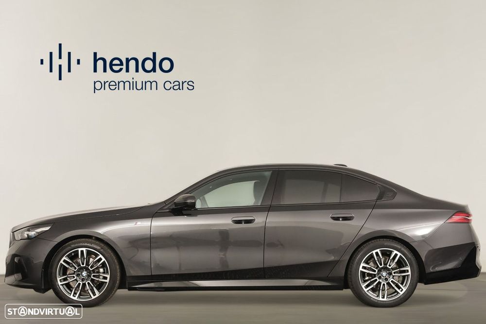 BMW 520 d Pack Desportivo M - 8