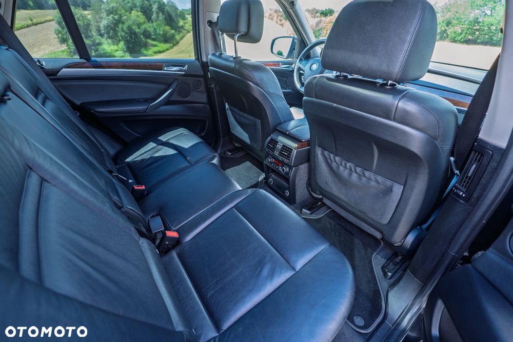 BMW X5 xDrive35i - 25