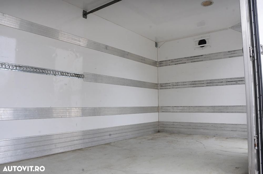 Mercedes-Benz Sprinter - 16