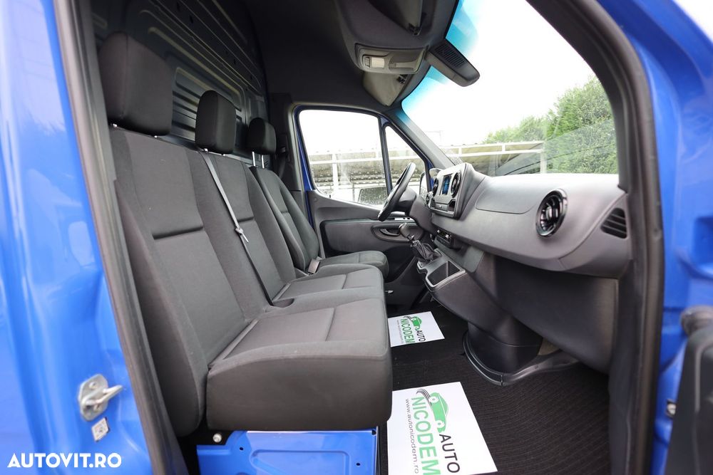 Mercedes-Benz Sprinter L2H2 - 12