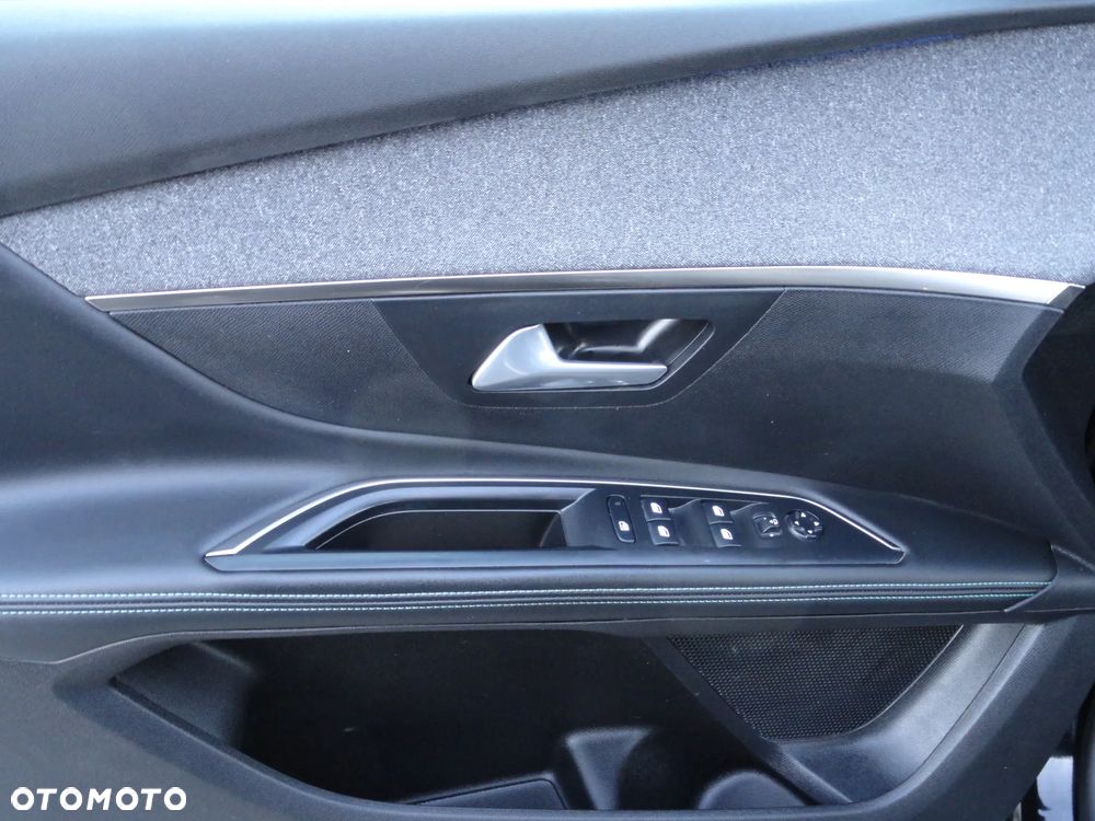 Peugeot 5008 1.5 BlueHDI Allure S&S EAT8 - 22