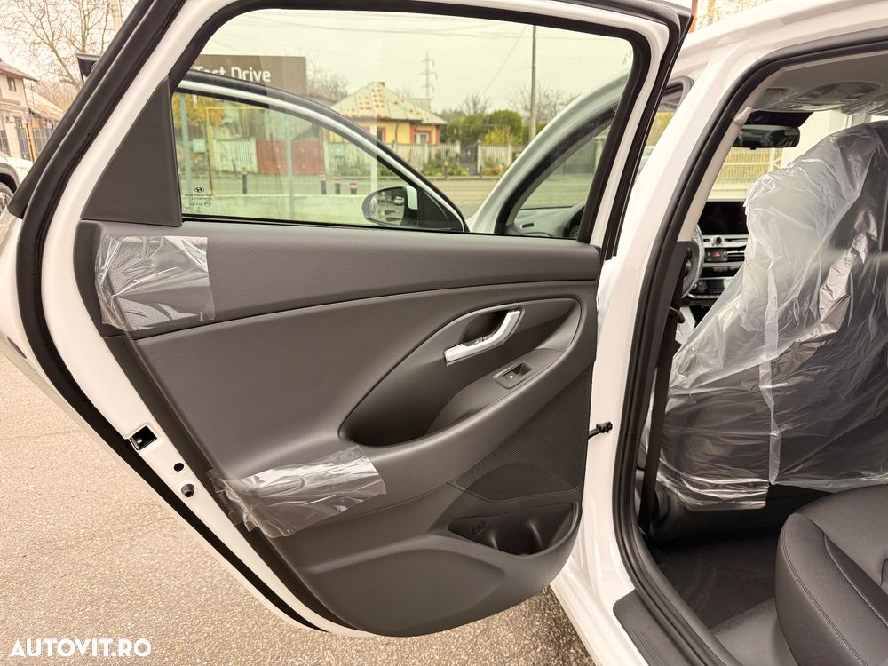 Hyundai i30 Fastback 1.5 T-GDI 140CP 7DCT MHEV Highway - 21