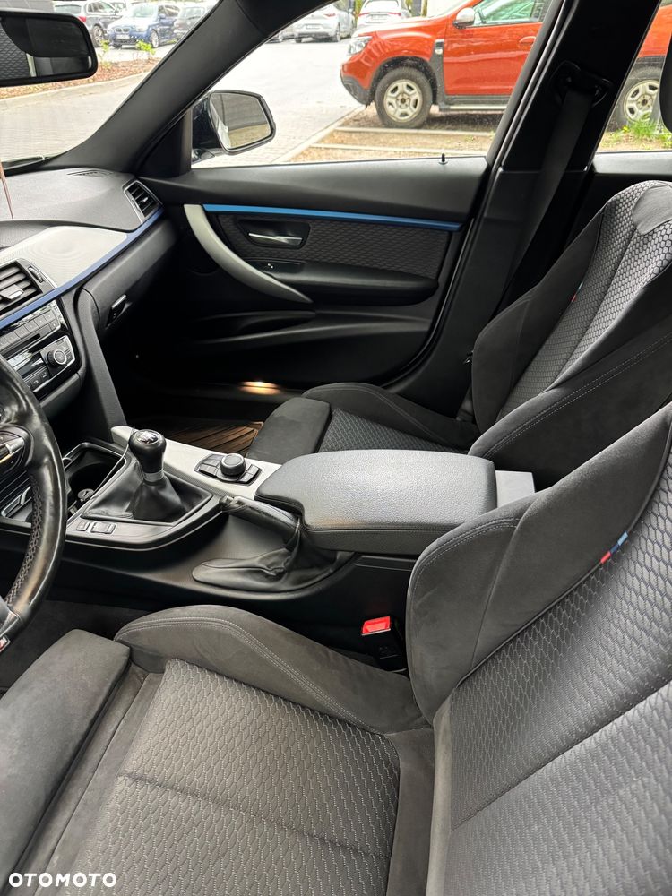 BMW Seria 3 318i - 11