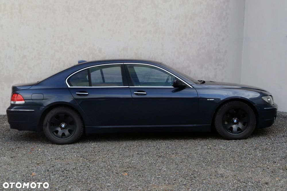 BMW Seria 7 750Li - 23