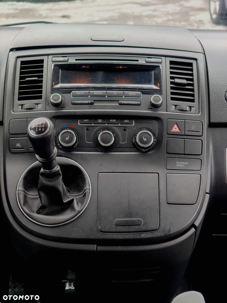 Volkswagen Multivan - 11