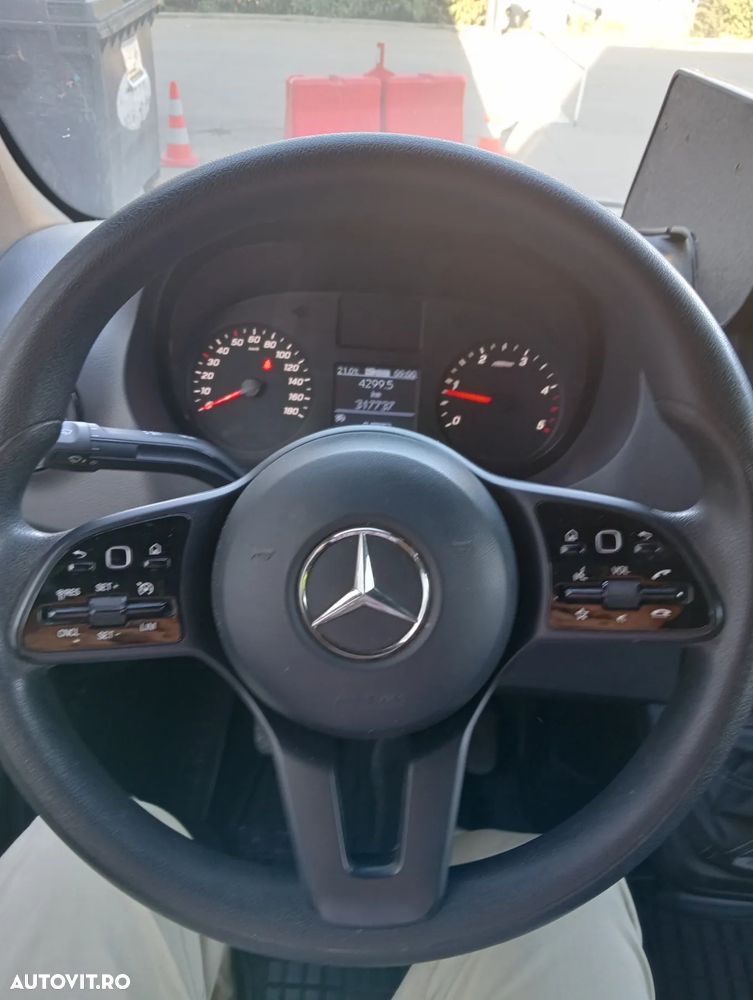 Mercedes-Benz SPRINTER - 16