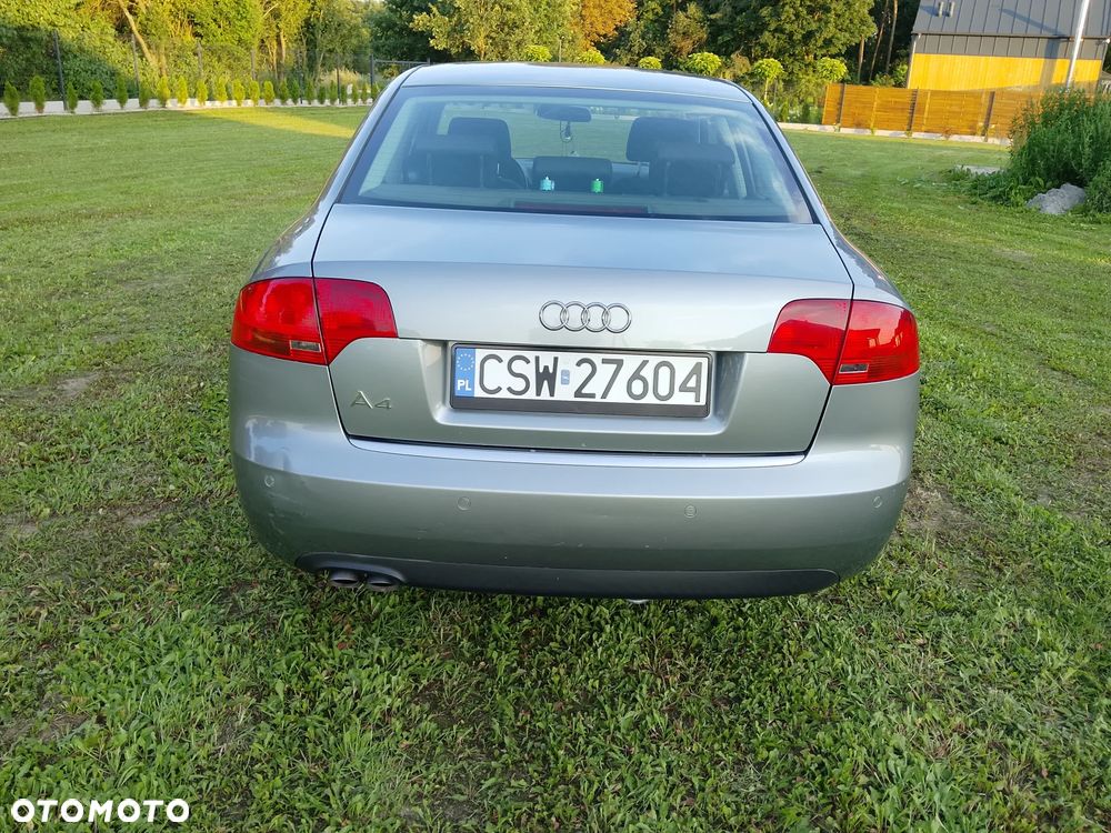 Audi A4 Limousine - 14