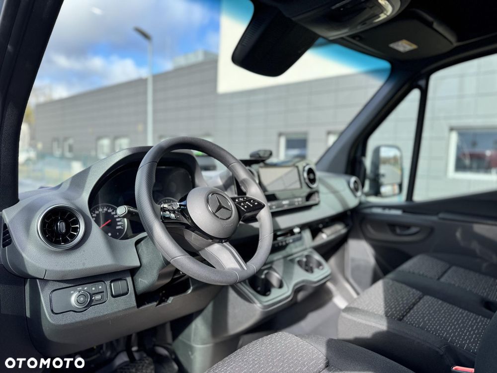 Mercedes-Benz Sprinter - 7