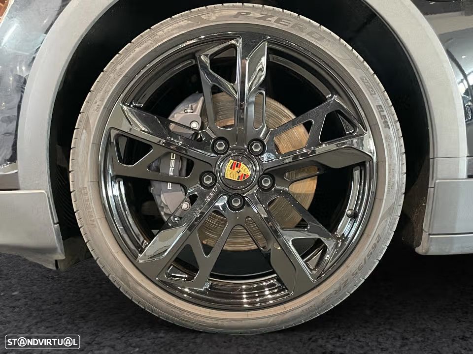 Porsche Taycan Cross Turismo 4 - 13