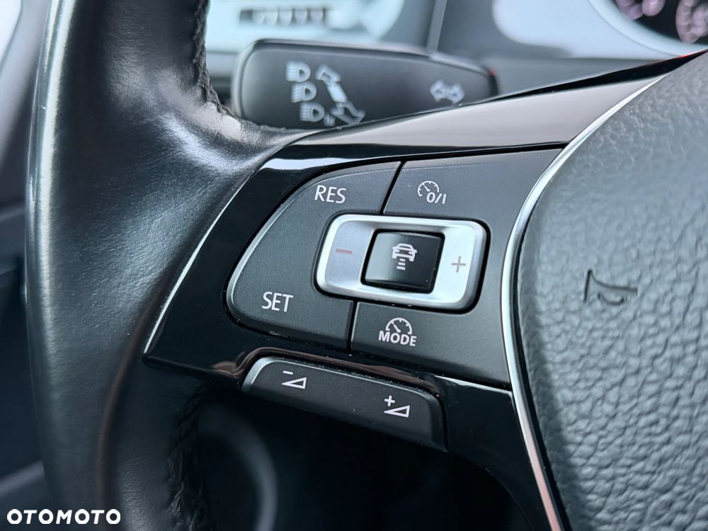 Volkswagen Golf 2.0 TDI (BlueMotion Technology) Highline - 27