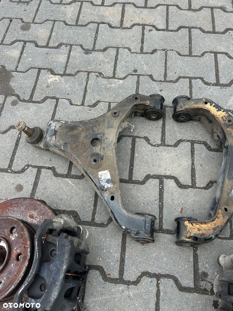 Mercedes Sprinter W907 W910 zwrotnica lewa prawa wahacz 2.0 - 4