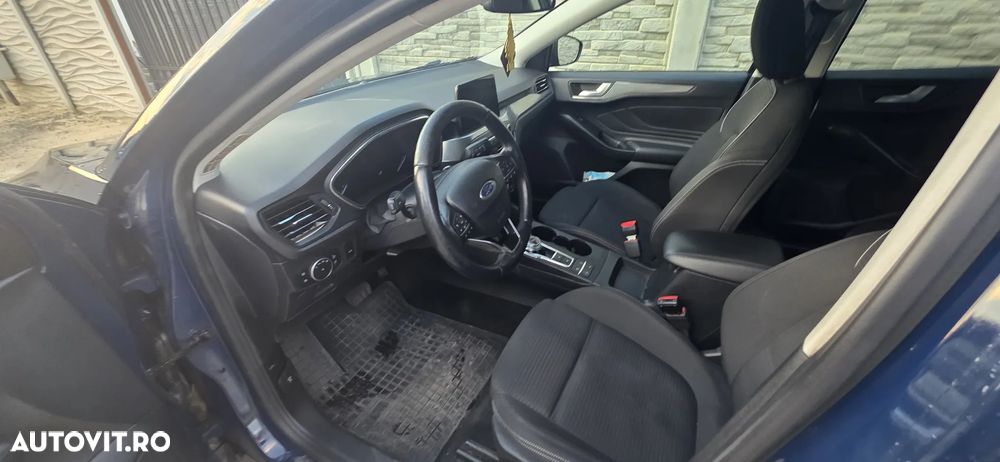 Ford Focus - 11