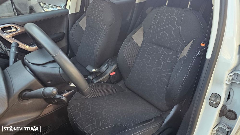 Peugeot 2008 1.6 BlueHDi Style - 8