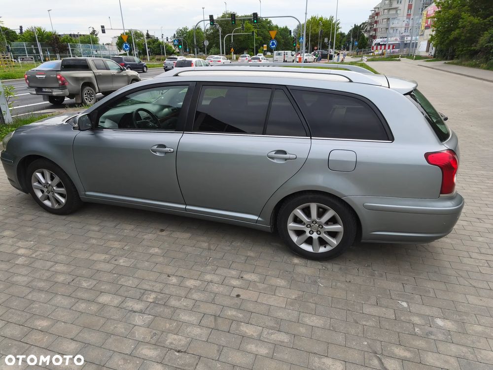 Toyota Avensis 1.8 VVT-i Luna - 8
