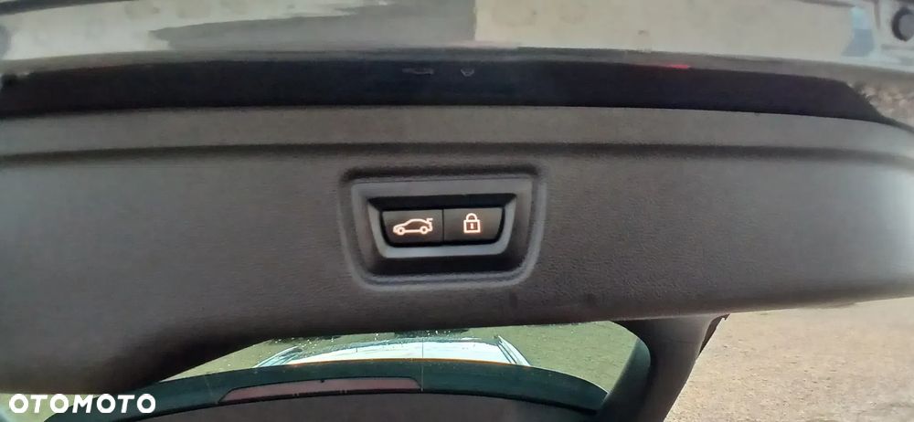 BMW Seria 3 318d Sport Line - 23