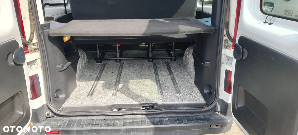 Renault Trafic 2.0 dCi - 9