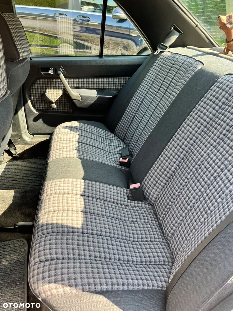 Mercedes-Benz W201 (190) - 7